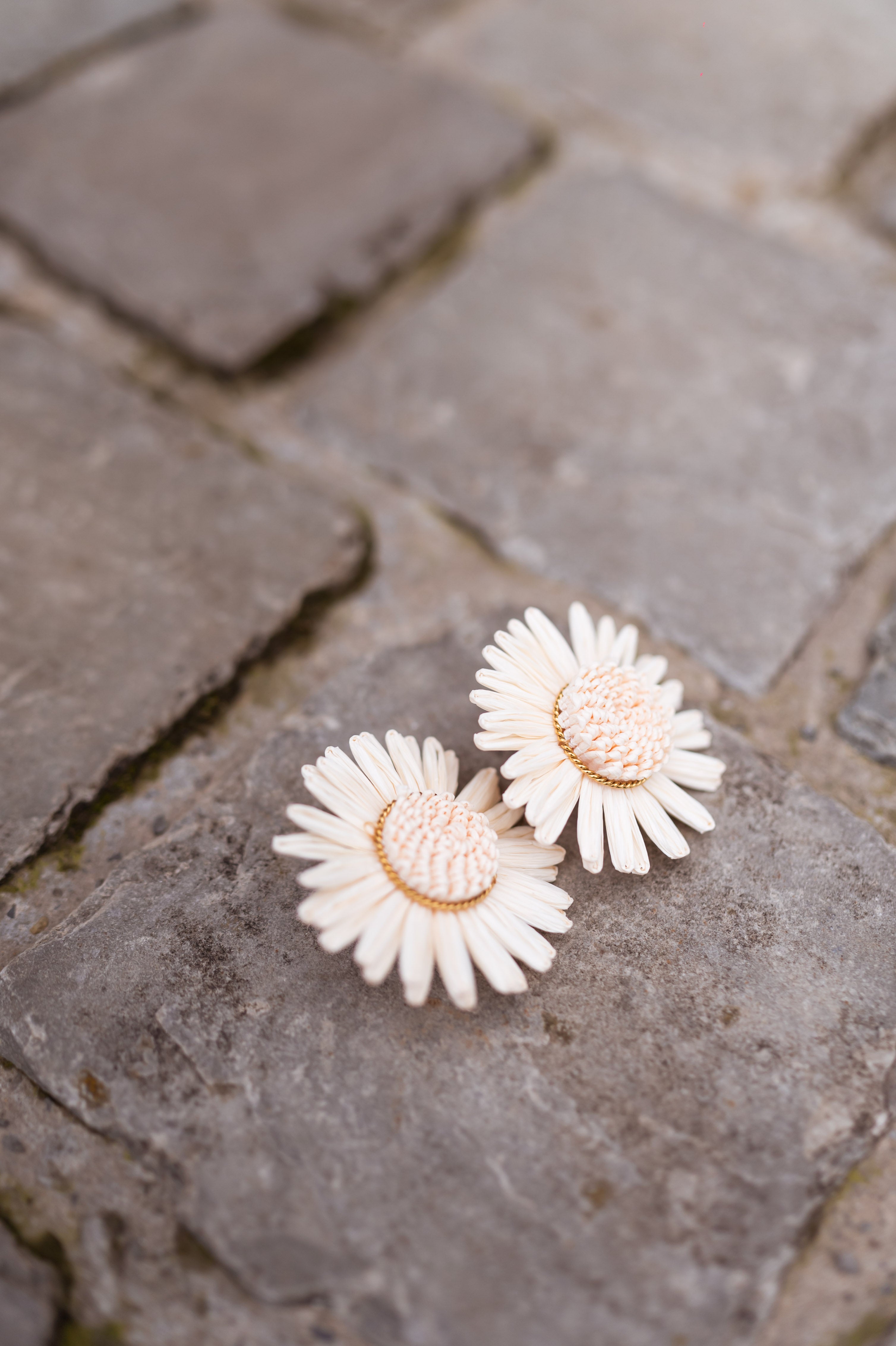 Ecru Flory Earrings