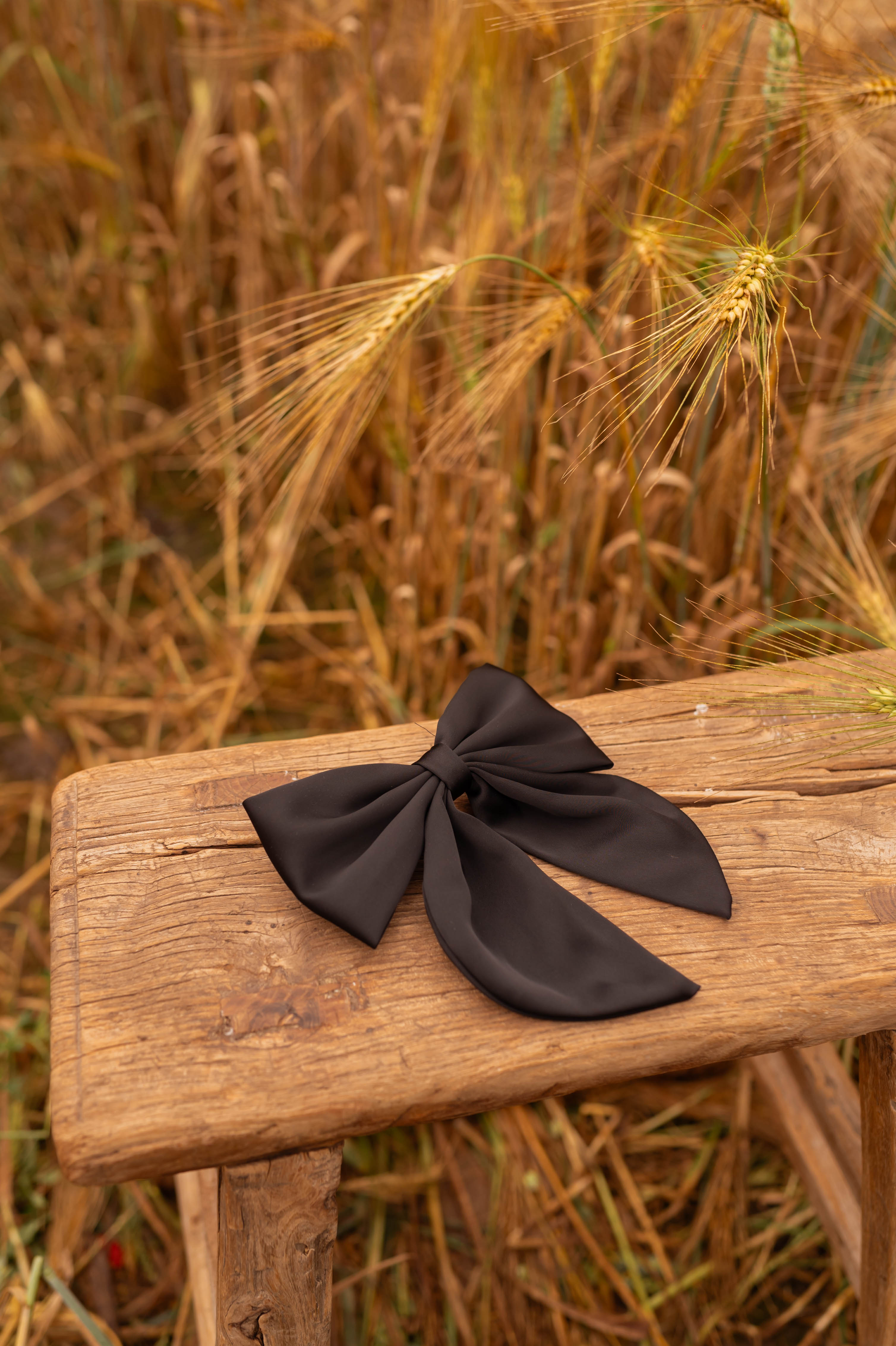 Black Falla Bow