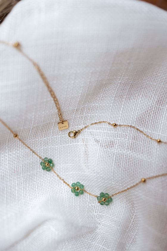 Green and Golden Flowi Necklace