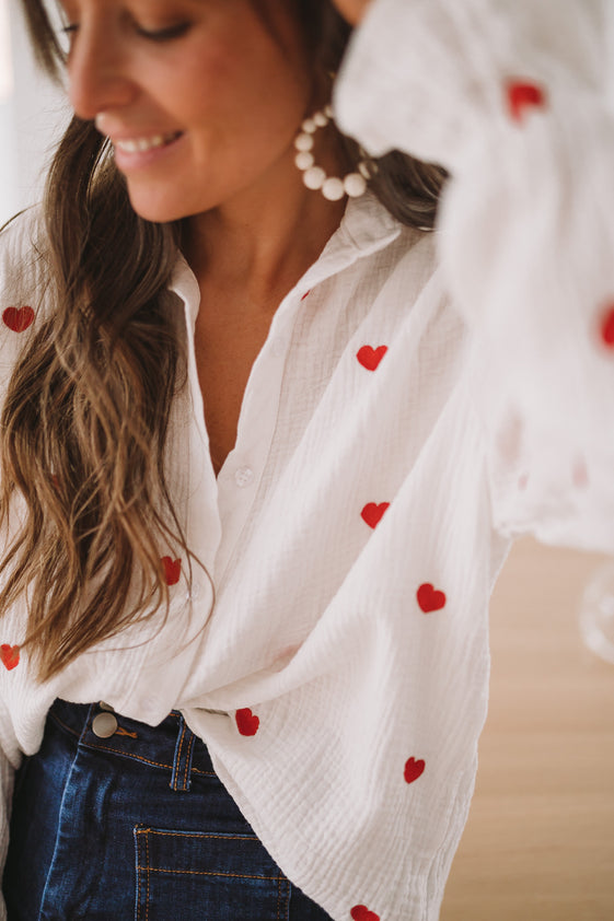 White Vicky Shirt with Red Hearts - Easy Clothes North America